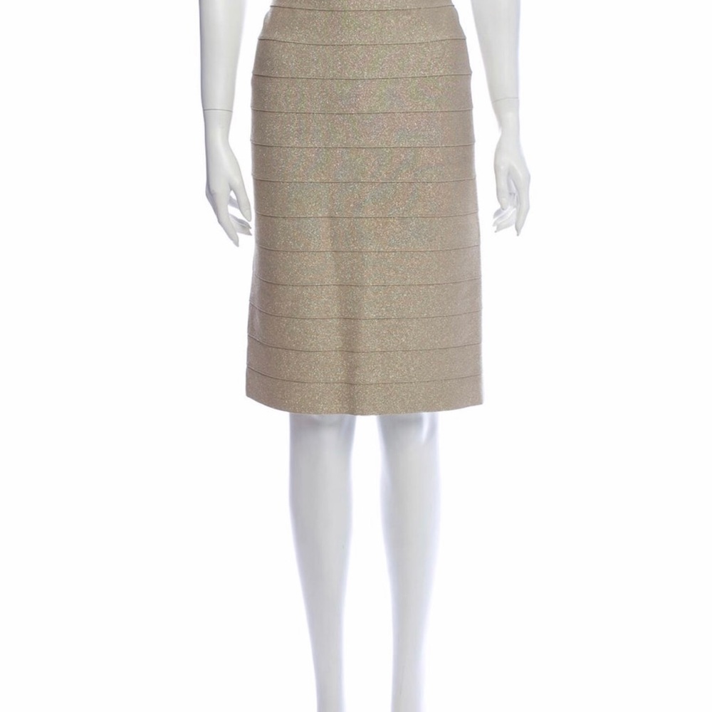 CARMEN MARC VALVO. SIZE.L